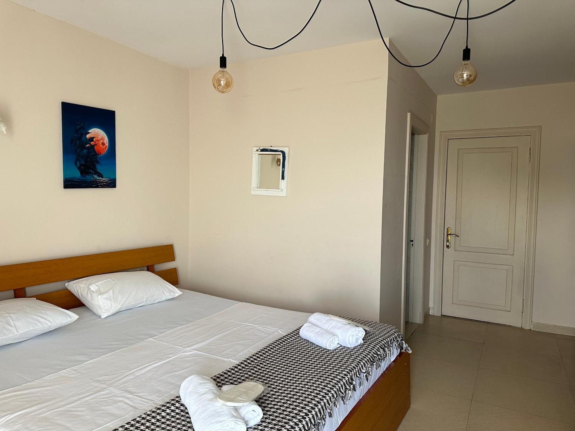 Claude Monet Beach Hotel Уреки Экстерьер фото