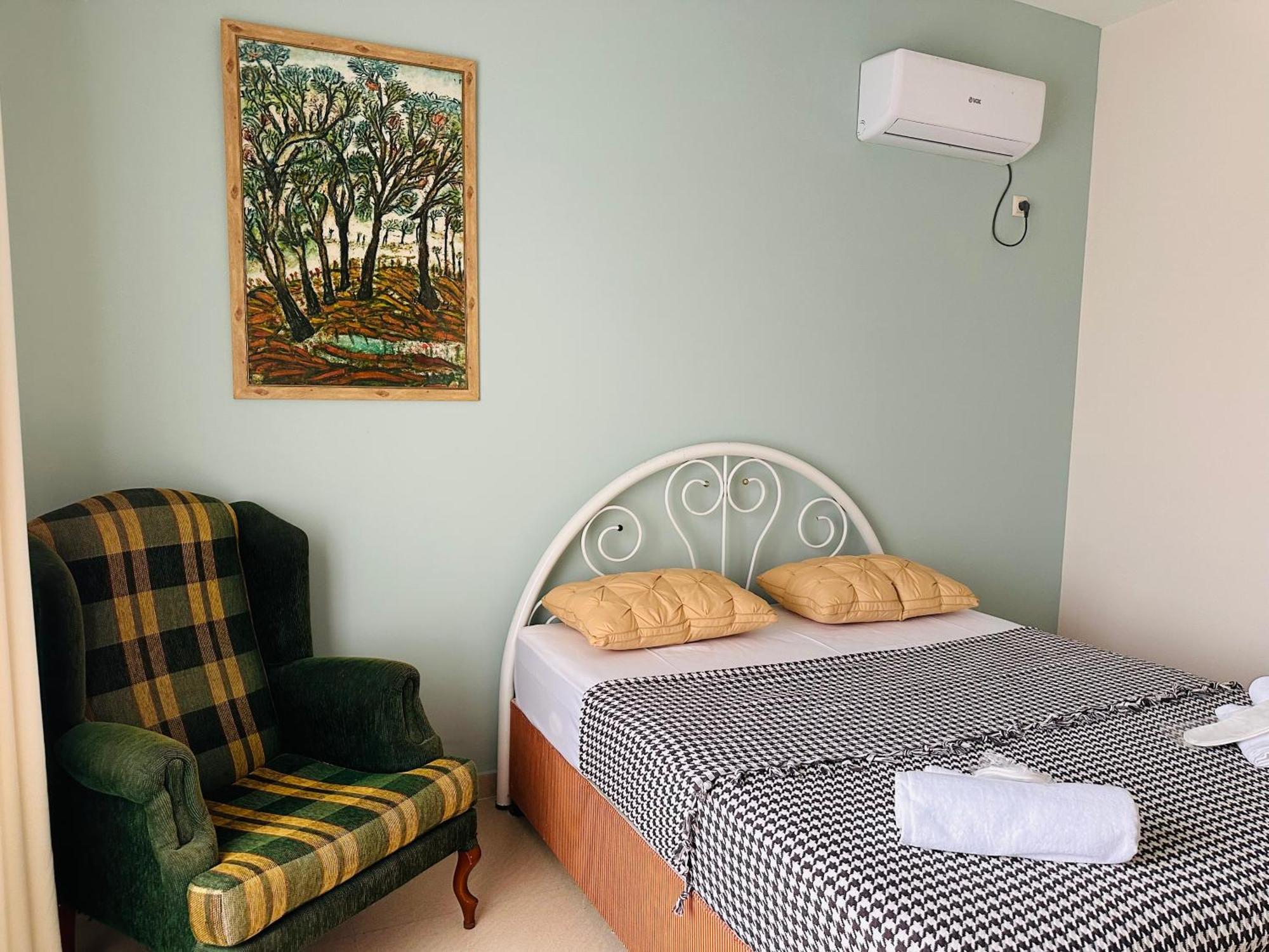 Claude Monet Beach Hotel Уреки Экстерьер фото