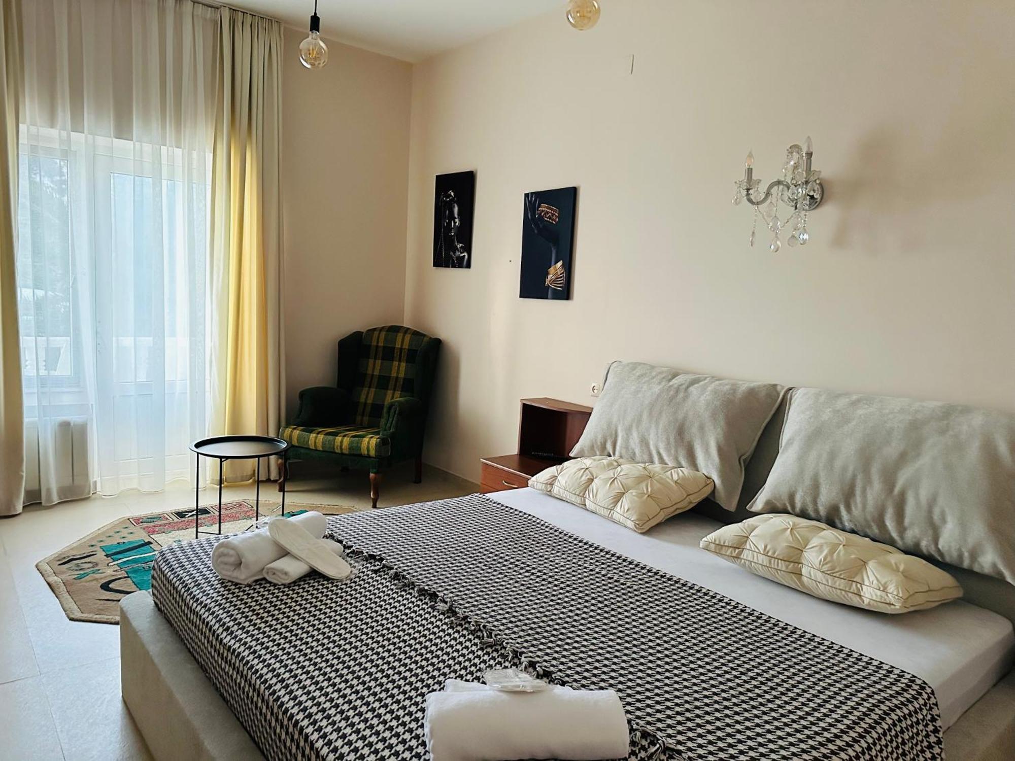 Claude Monet Beach Hotel Уреки Экстерьер фото
