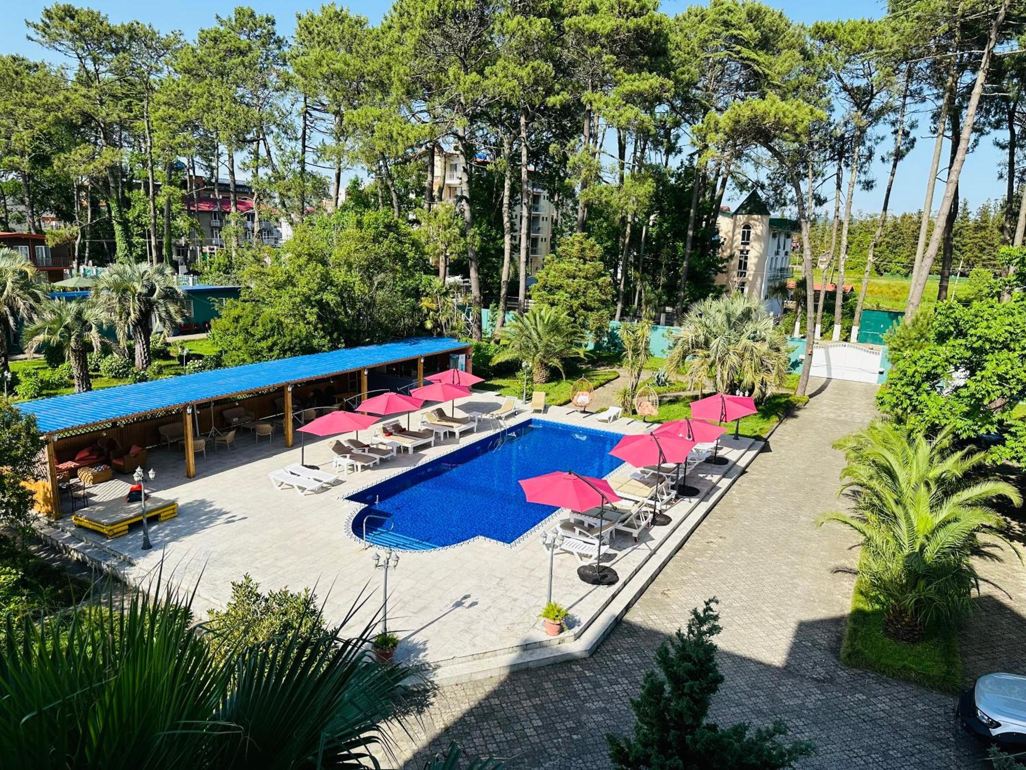Claude Monet Beach Hotel Уреки Экстерьер фото