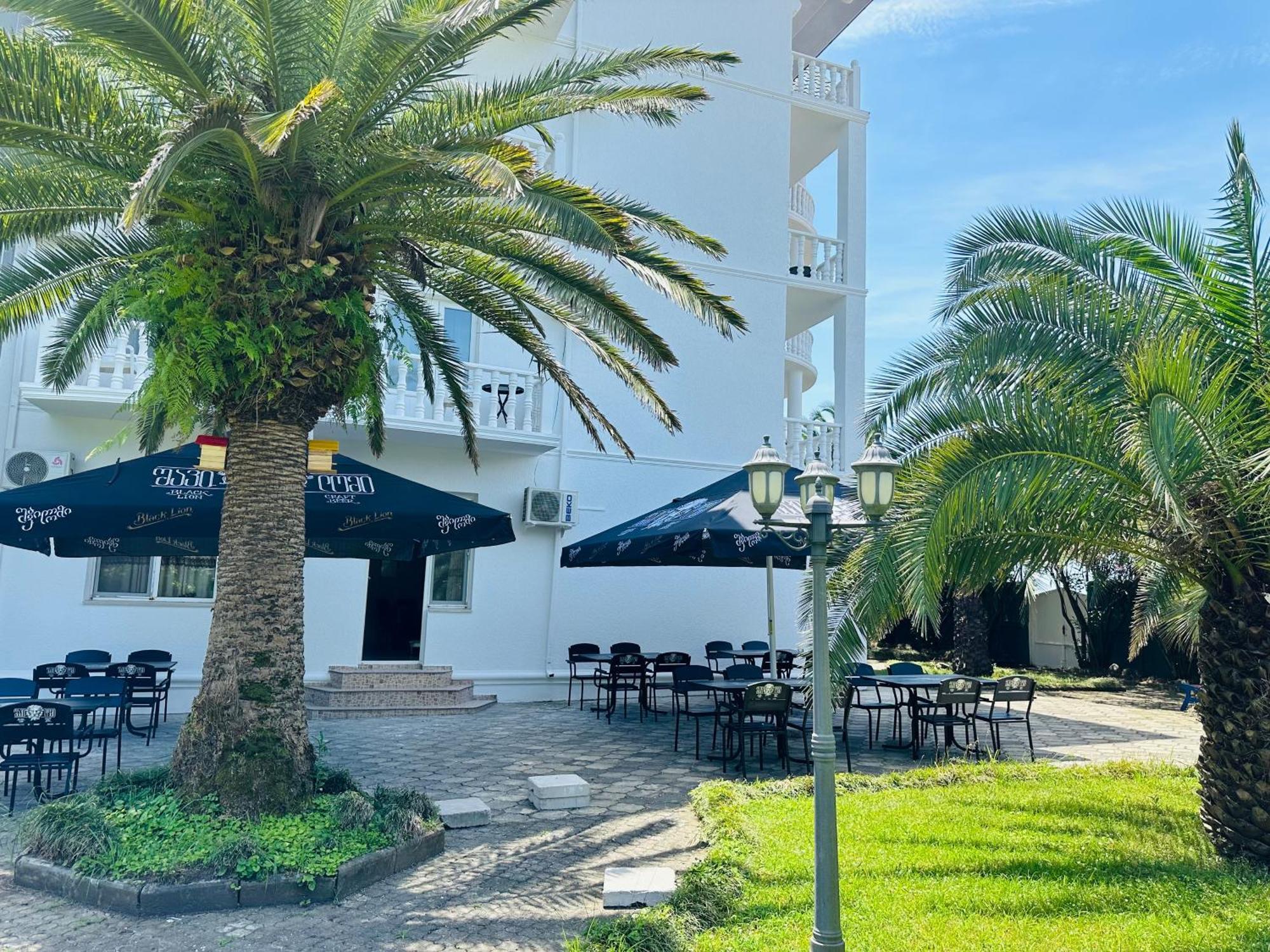 Claude Monet Beach Hotel Уреки Экстерьер фото