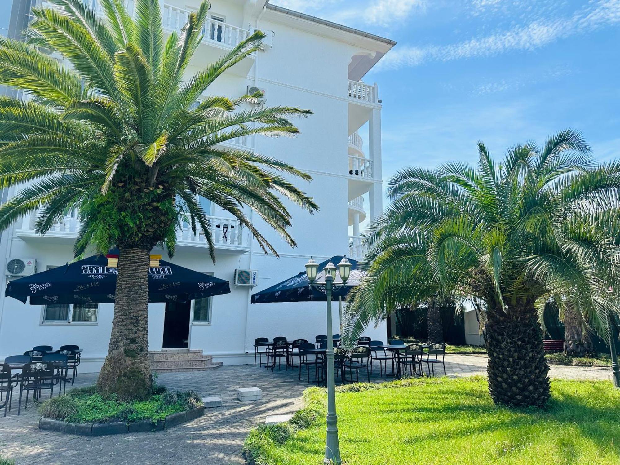 Claude Monet Beach Hotel Уреки Экстерьер фото