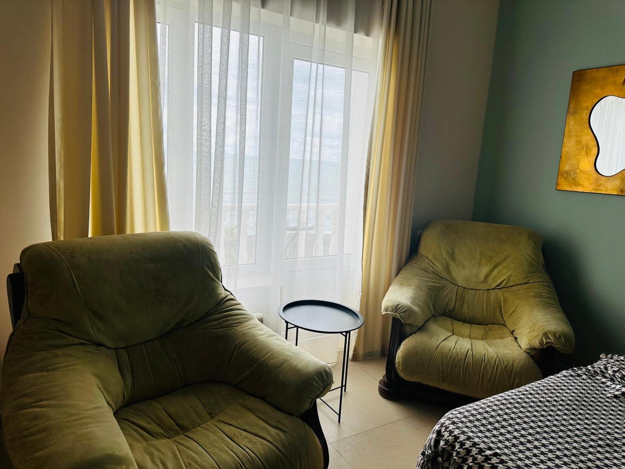 Claude Monet Beach Hotel Уреки Экстерьер фото
